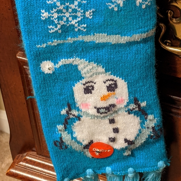 Ugly scarf with LED lights, light blue, NWT - Picture 1 of 4